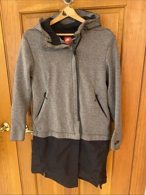 Nike Grey and Black Hooded Jacket Women’s Small